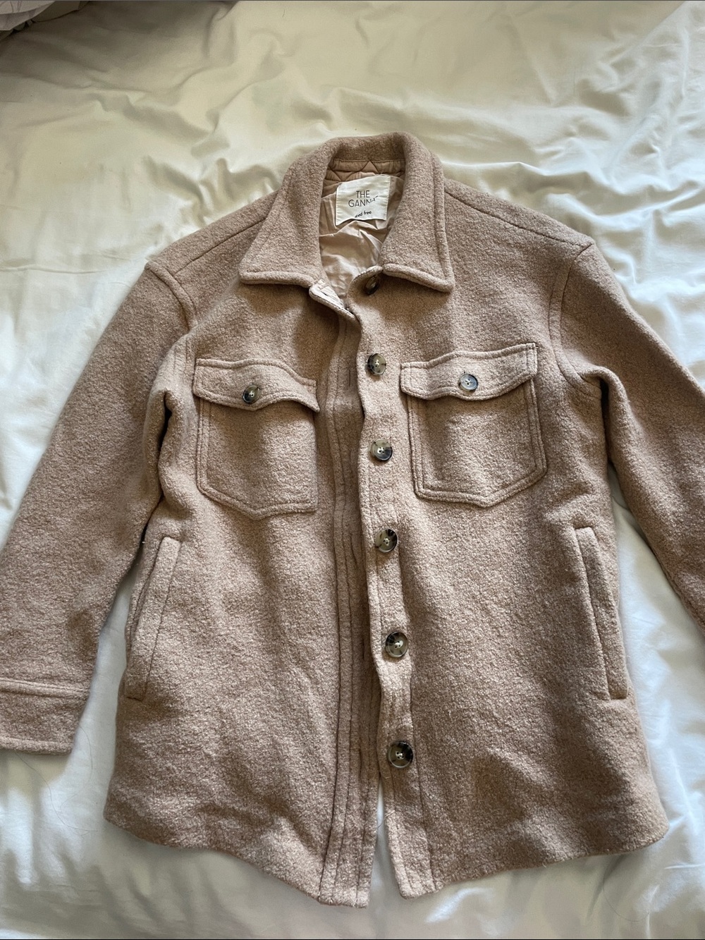 Aritzia Wilfred Ganna Shirt Jacket in Beige M